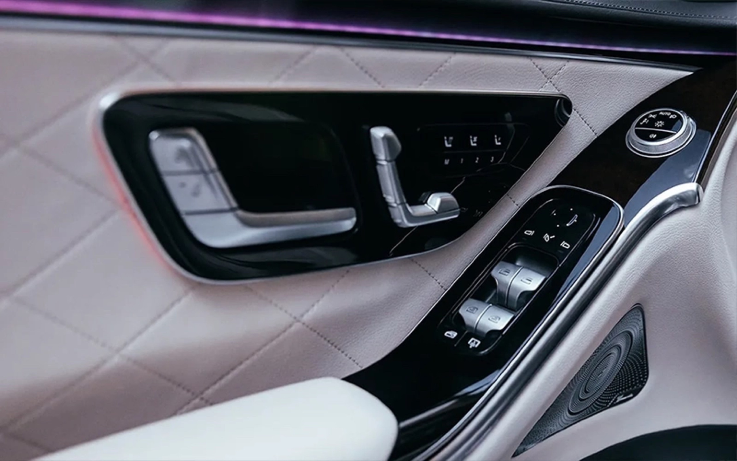S-Class Executive — 3