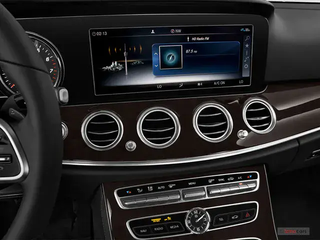 S-Class Executive — 4